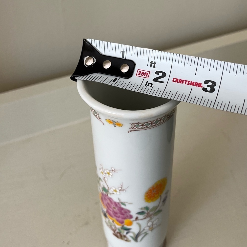 Trina Floral White Porcelain Vase Made in Japan - Picture 10 of 15